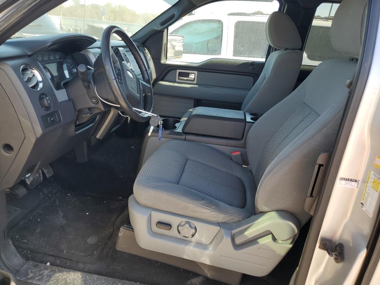 FORD F-150 SUPER CAB