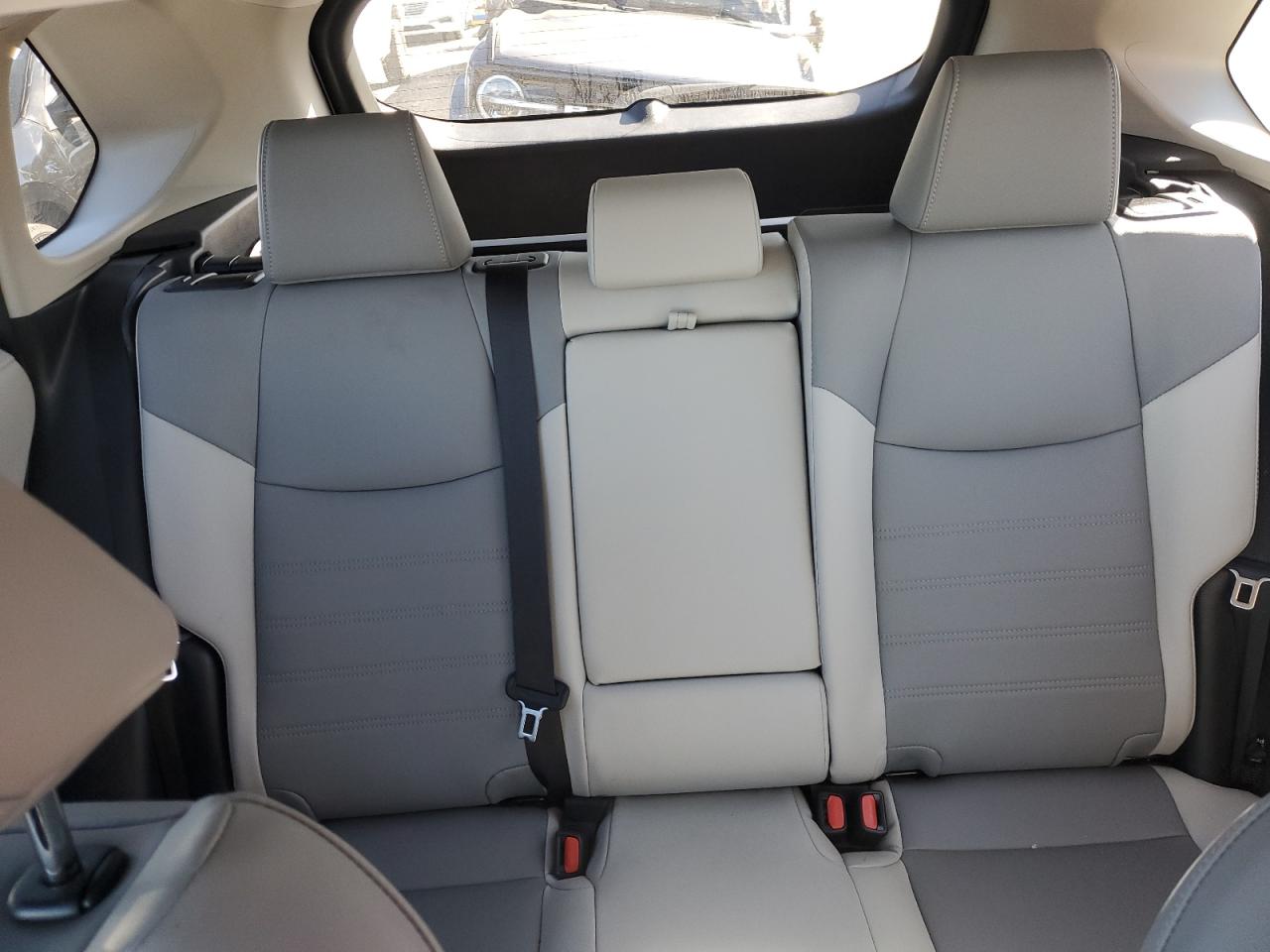 TOYOTA RAV4 XLE PREMIUM