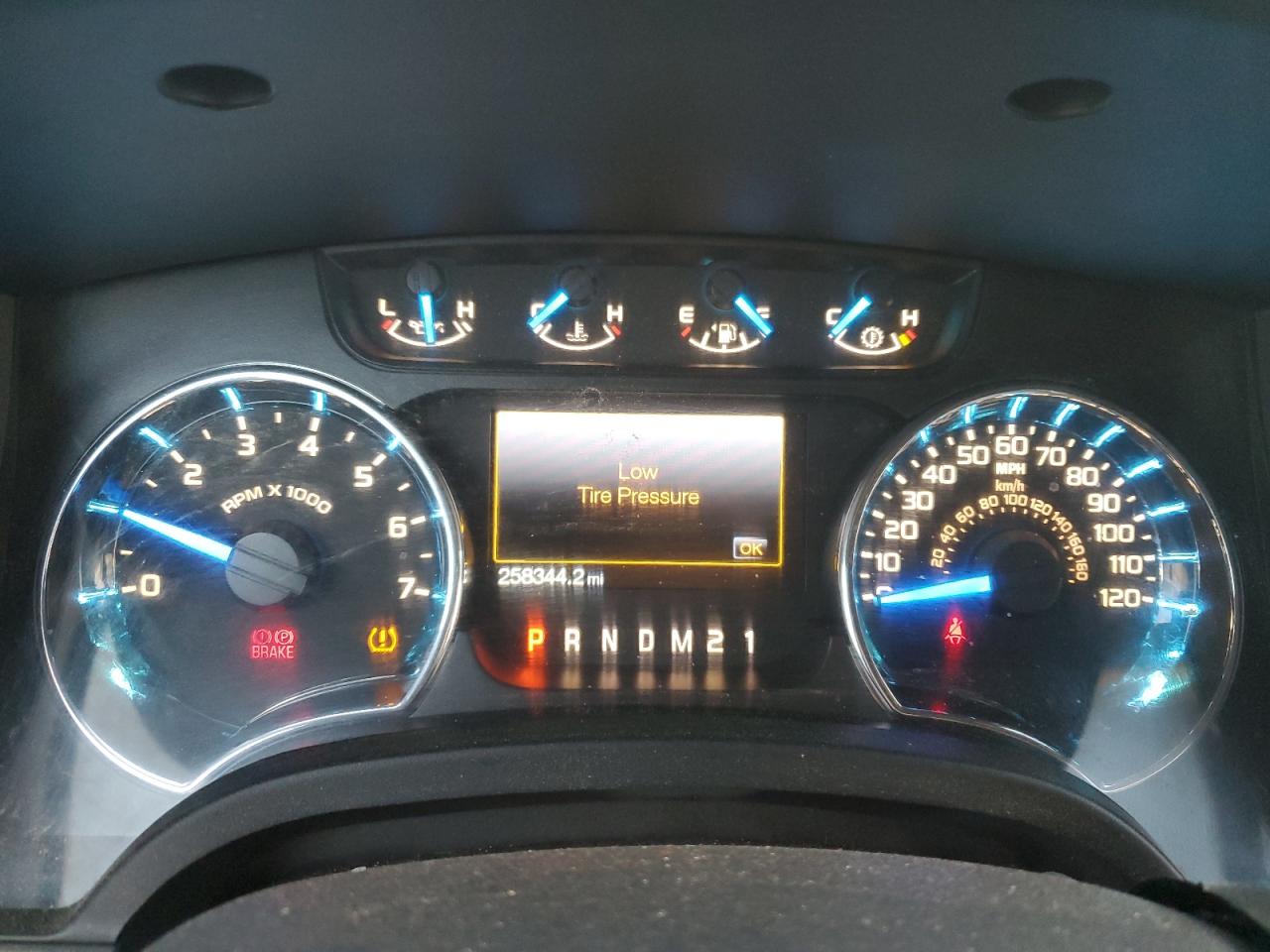 FORD F-150 SUPER CAB