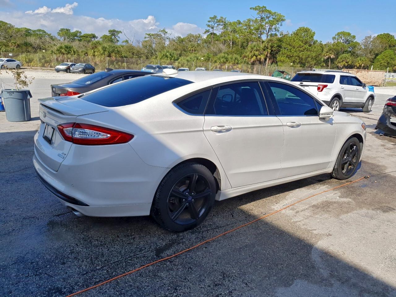 Lot #3318922932 2016 FORD FUSION SE