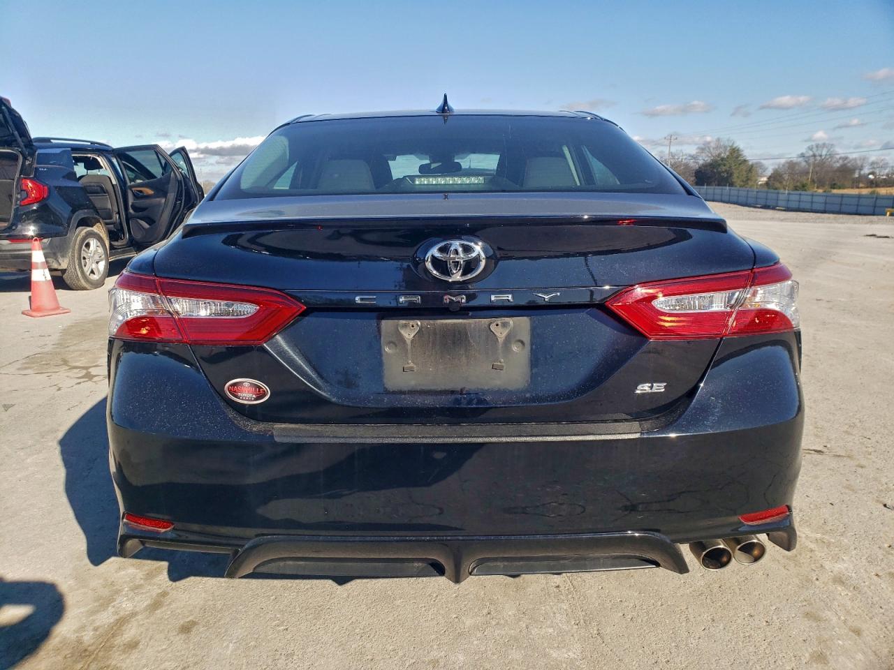TOYOTA CAMRY SE