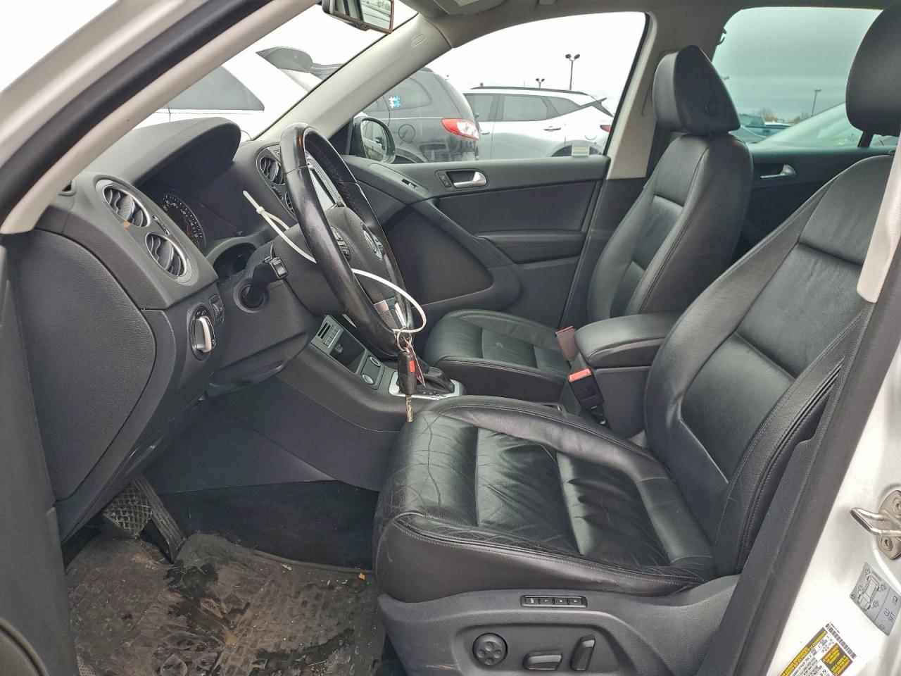 VOLKSWAGEN TIGUAN SPORT