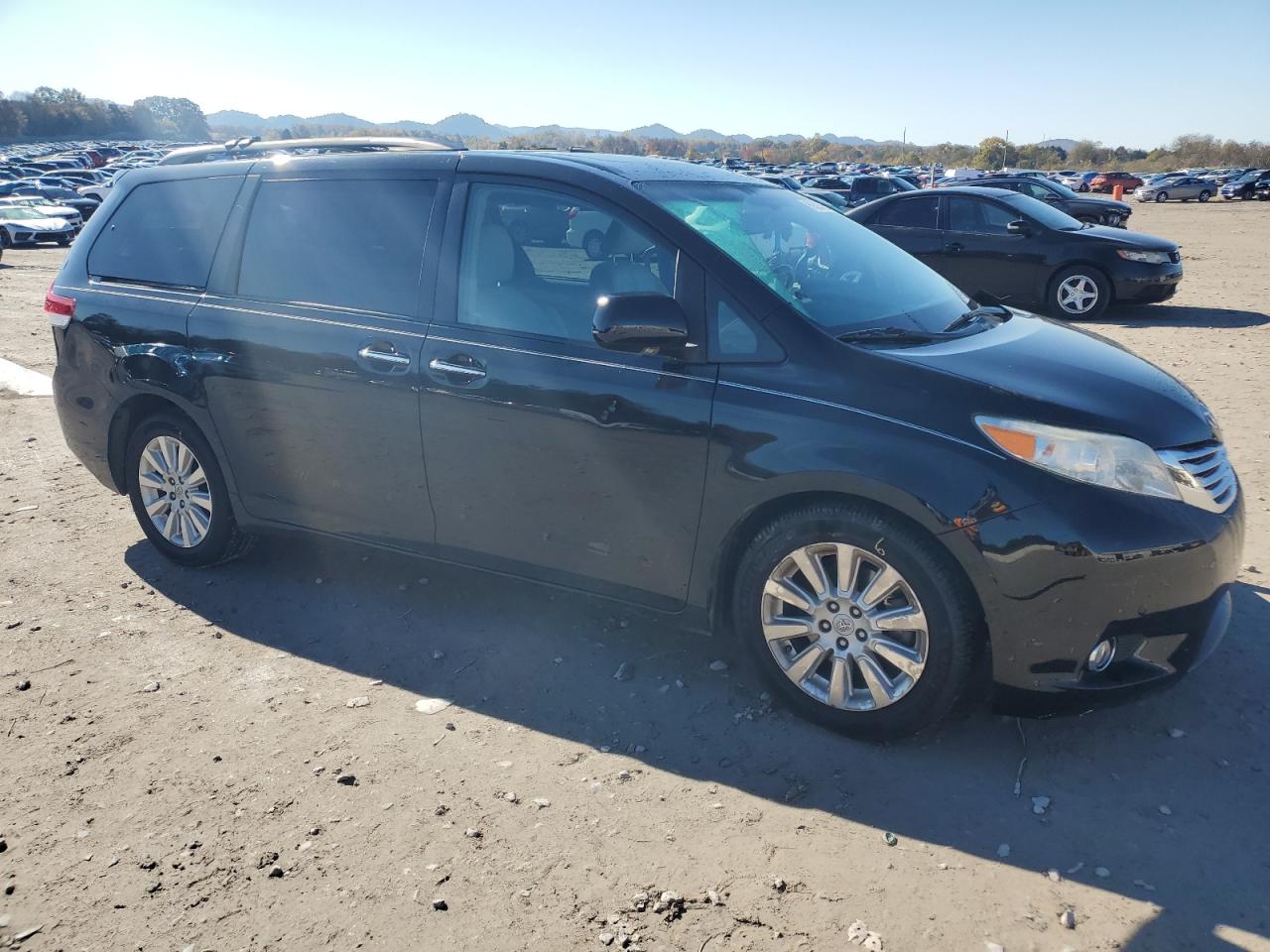 TOYOTA SIENNA XLE