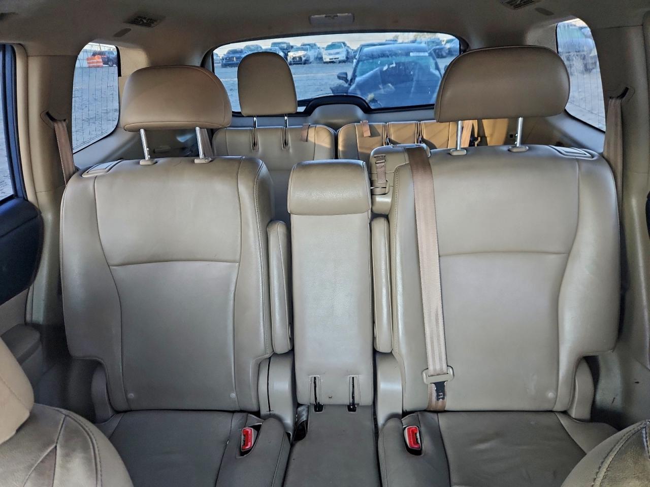 TOYOTA HIGHLANDER BASE