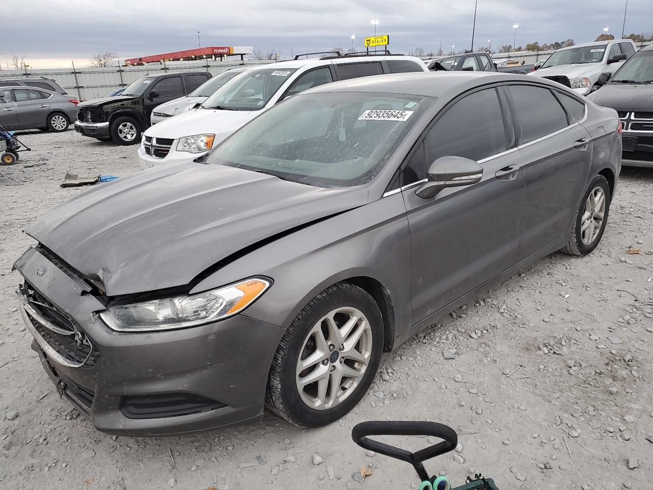 FORD FUSION SE