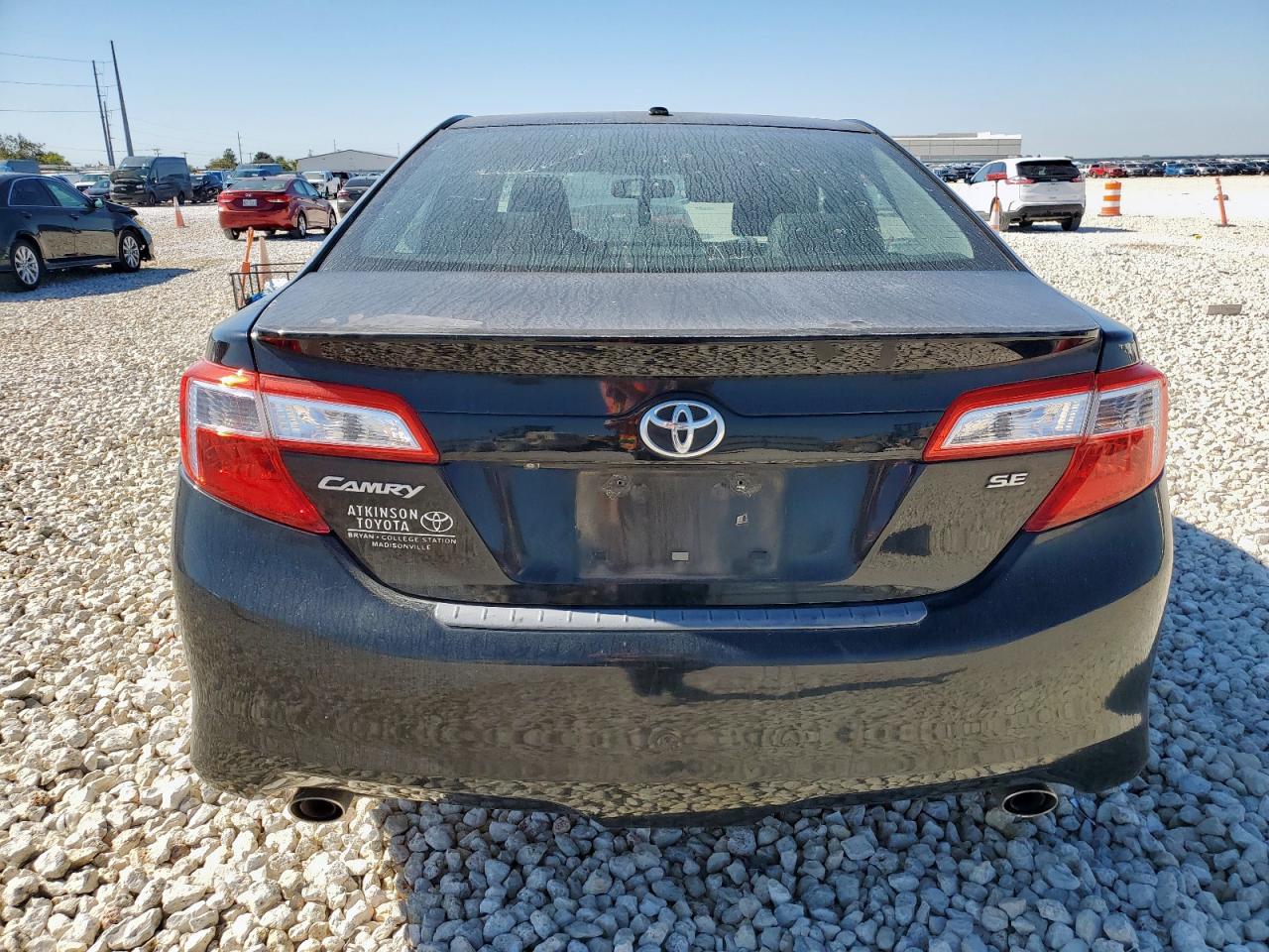 TOYOTA CAMRY SE