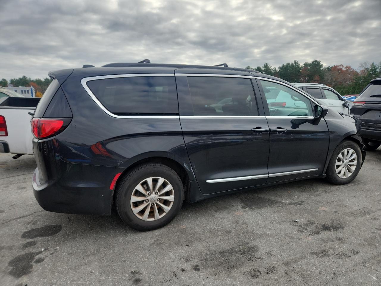 CHRYSLER PACIFICA TOURING L