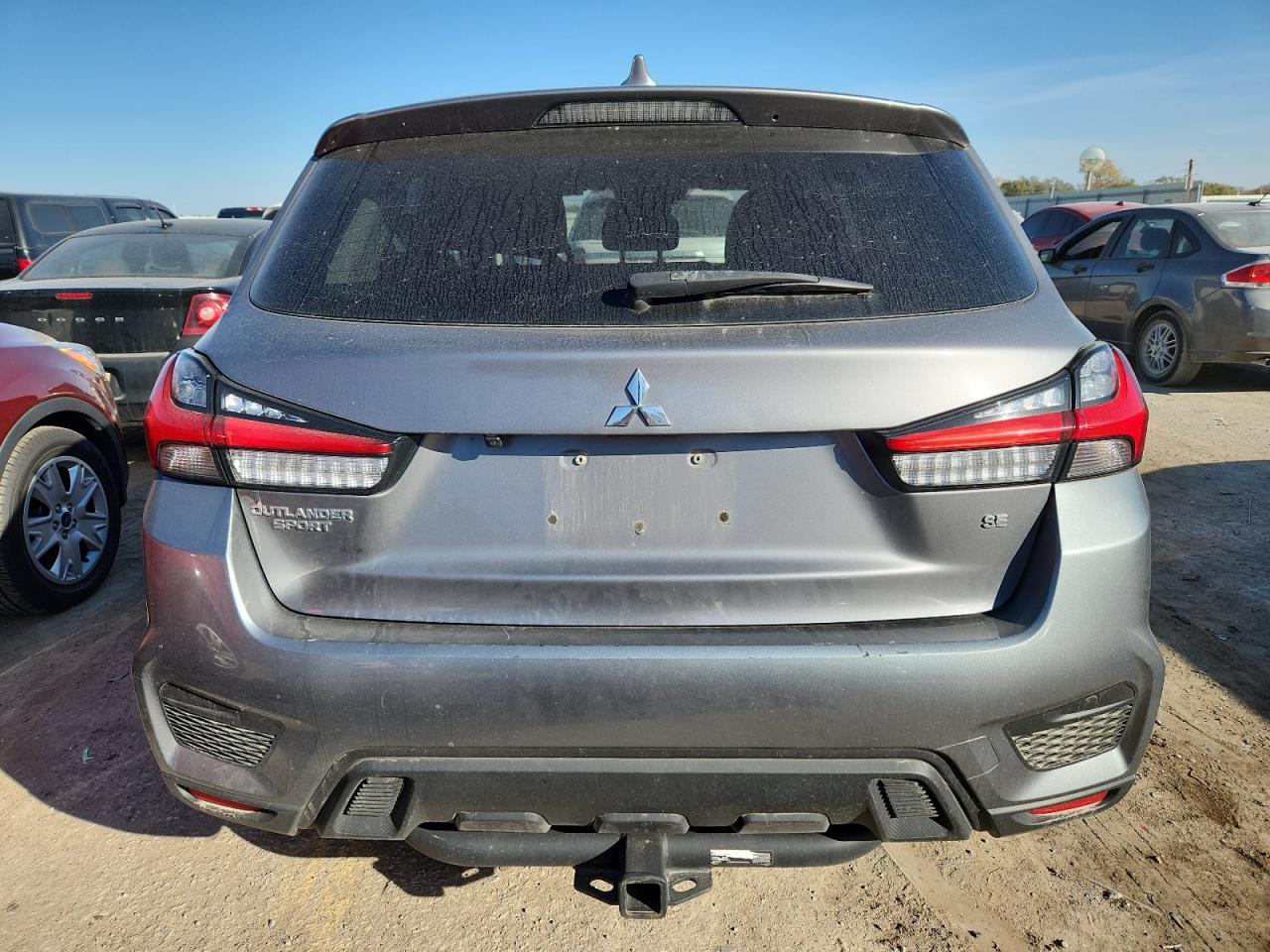 MITSUBISHI OUTLANDER SE