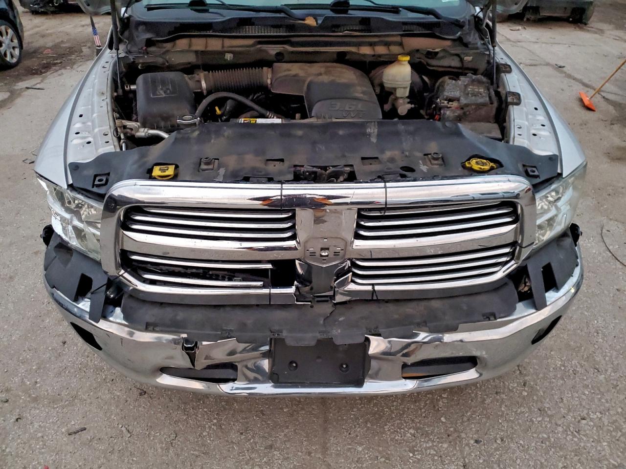 RAM 1500 SLT