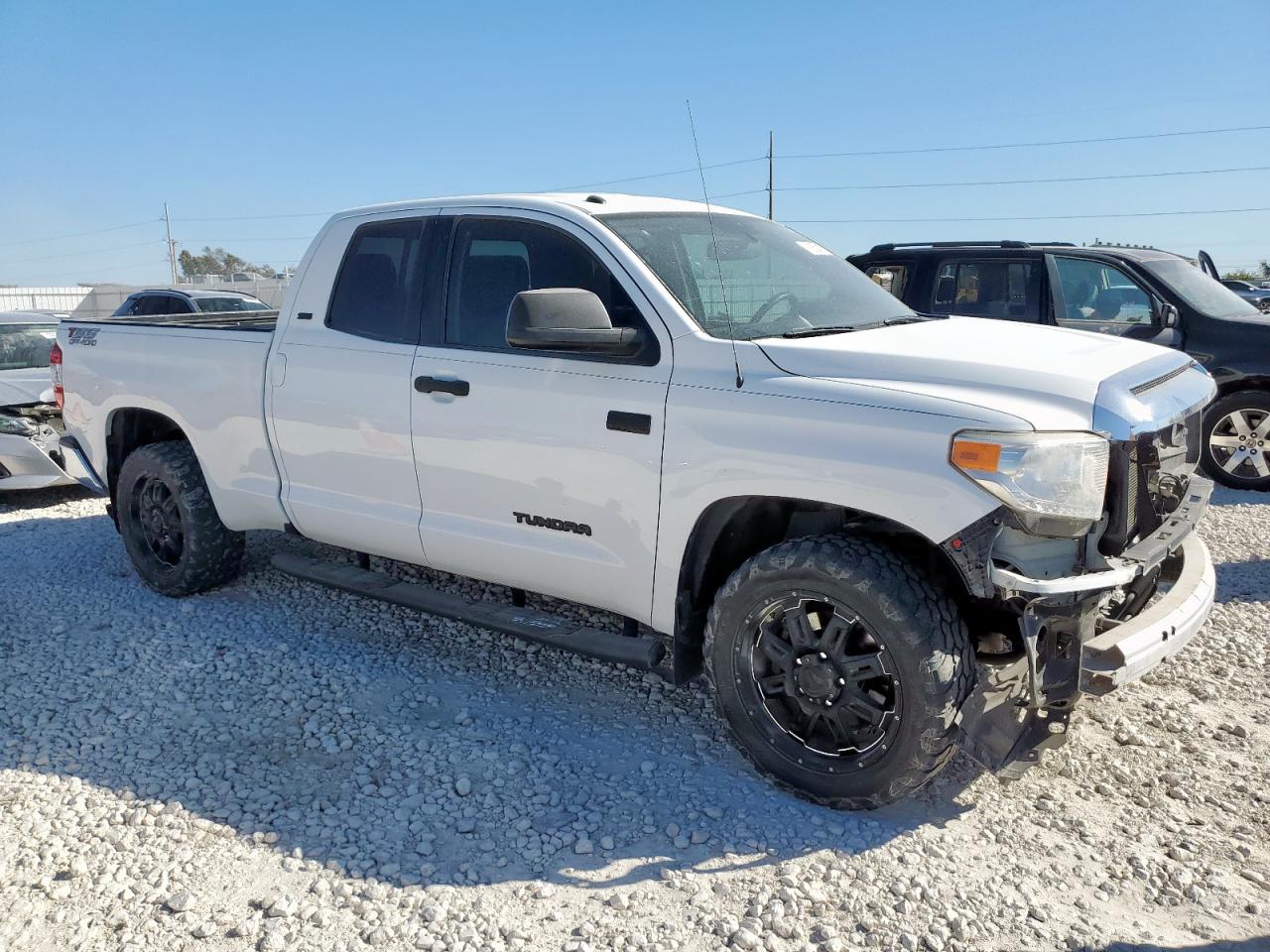 TOYOTA TUNDRA DOUBLE CAB SR