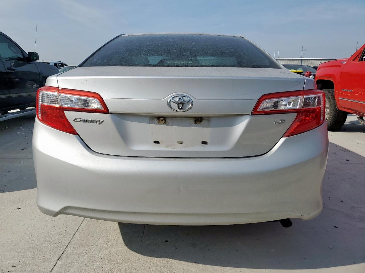 TOYOTA CAMRY BASE