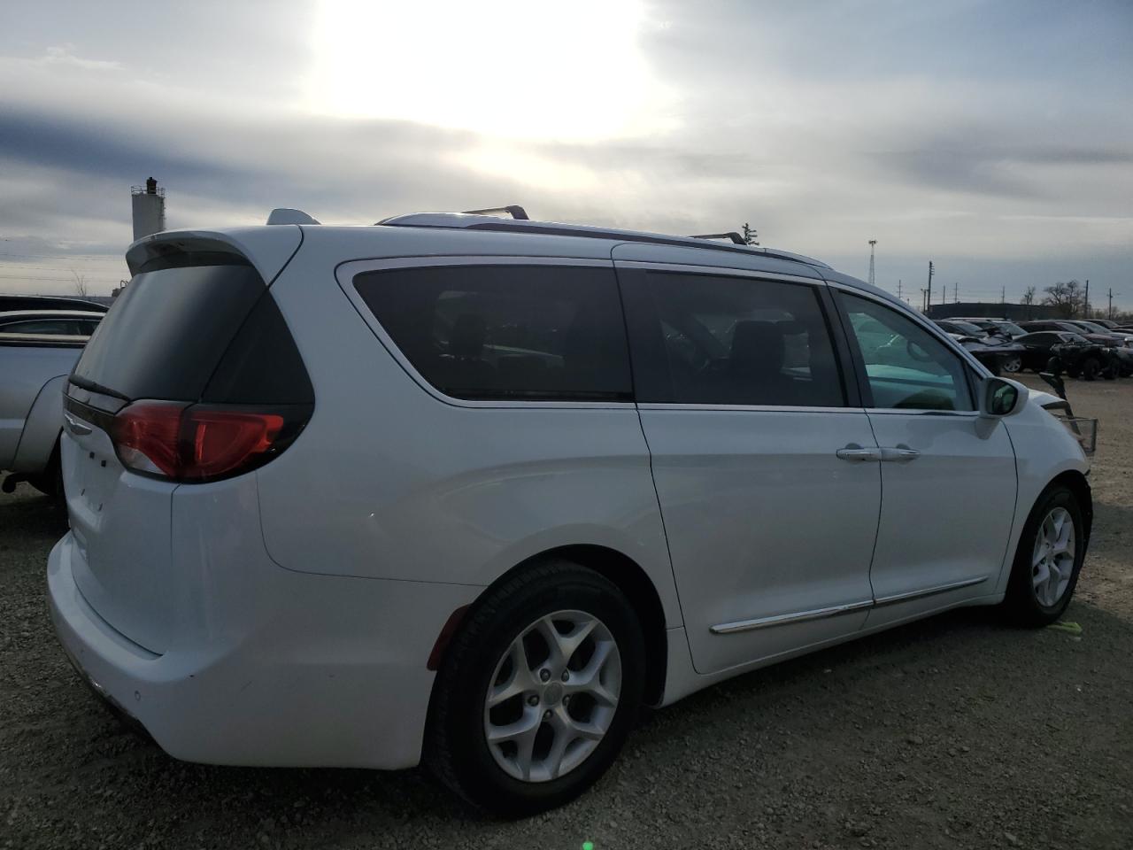 CHRYSLER PACIFICA TOURING L