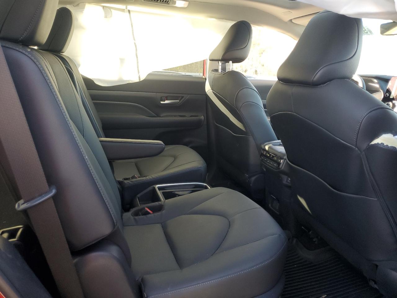 TOYOTA HIGHLANDER LE