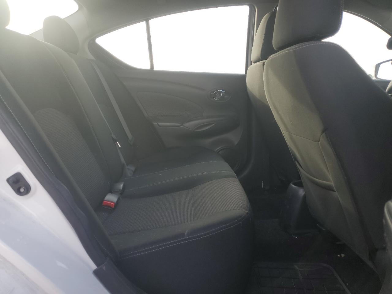 NISSAN VERSA S