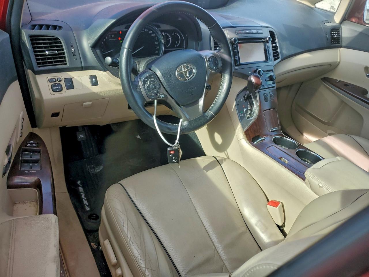 TOYOTA VENZA LE