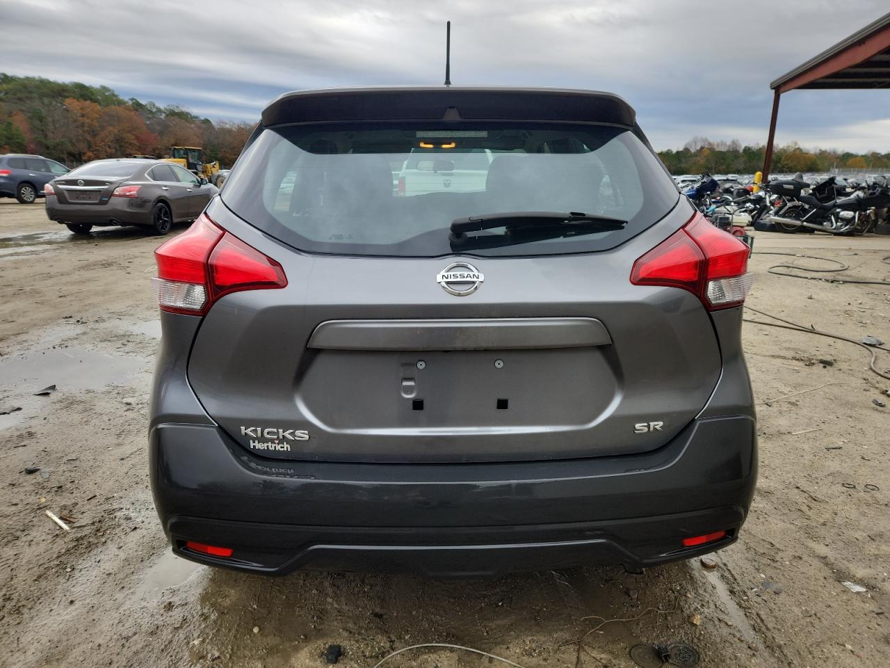 NISSAN KICKS S