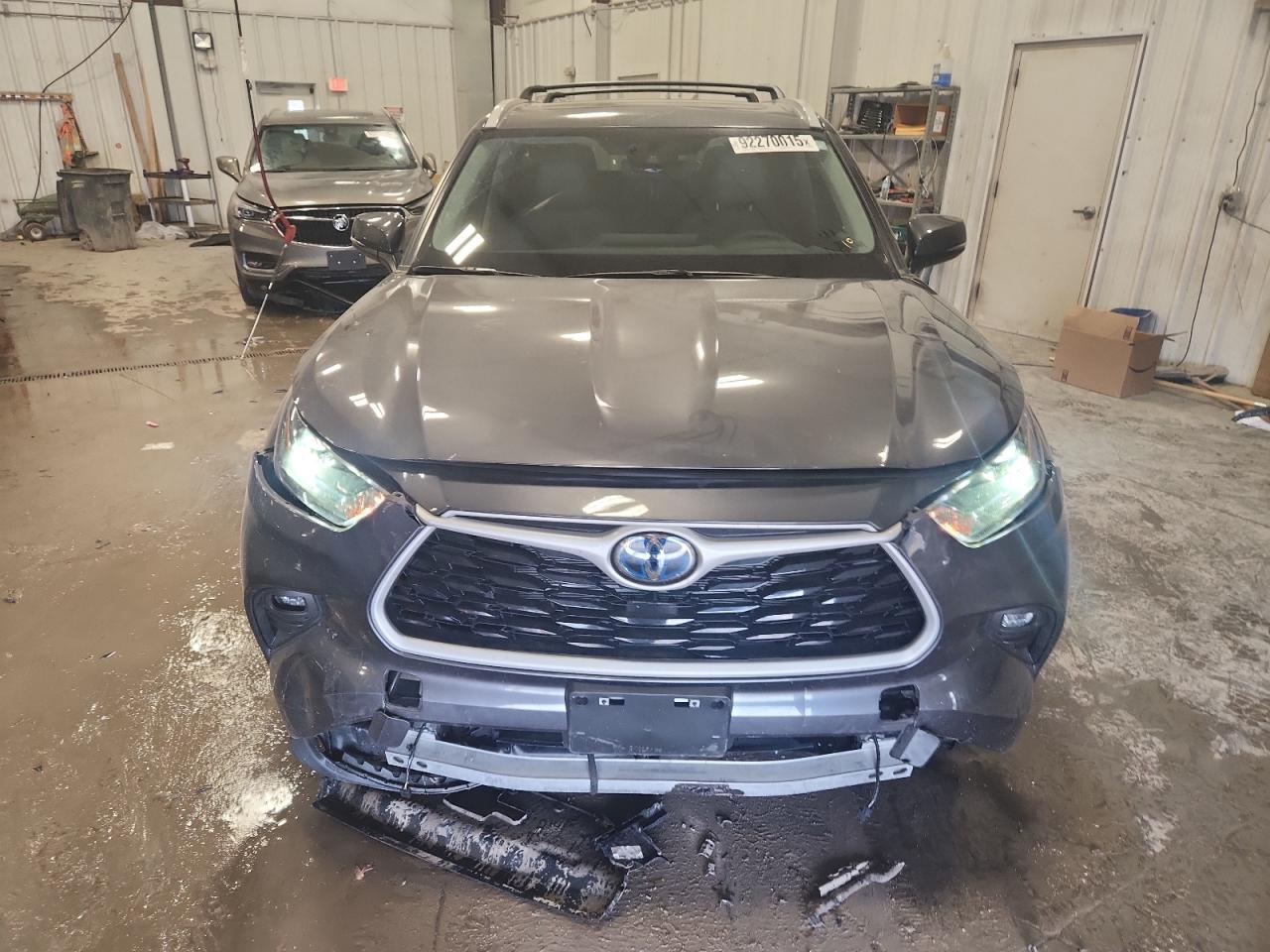 TOYOTA HIGHLANDER HYBRID XLE