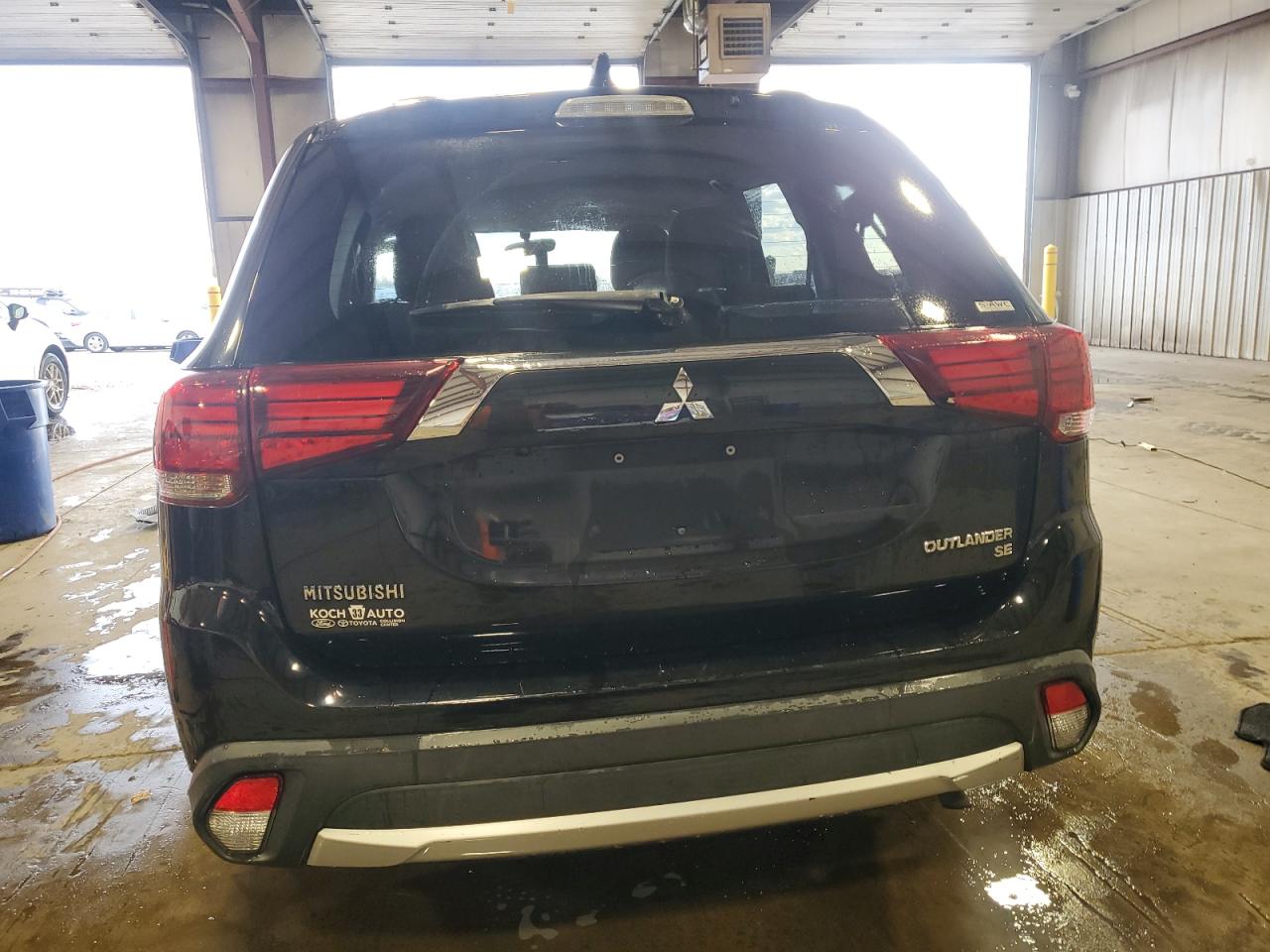 MITSUBISHI OUTLANDER SE