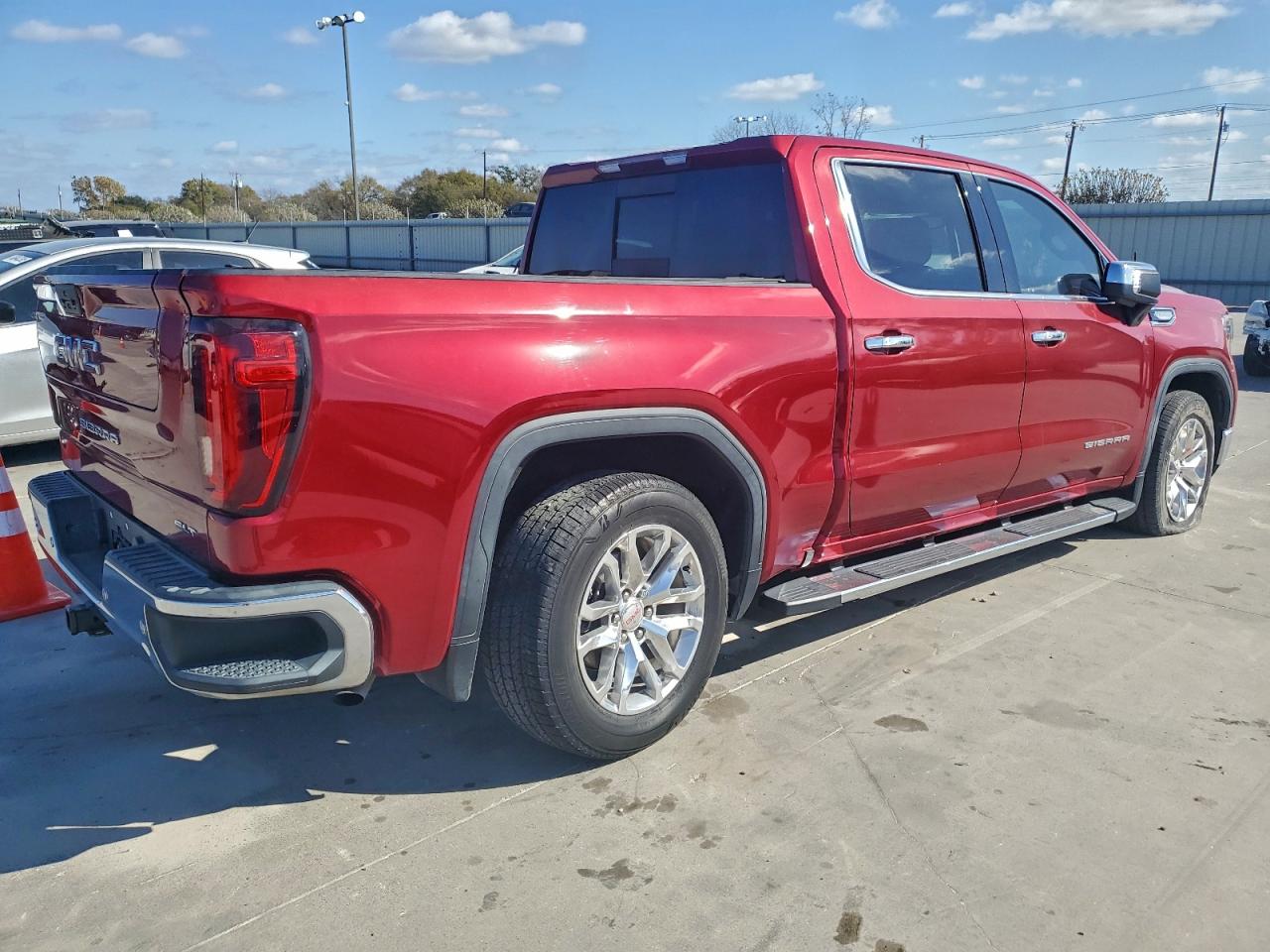 GMC SIERRA C1500 SLT