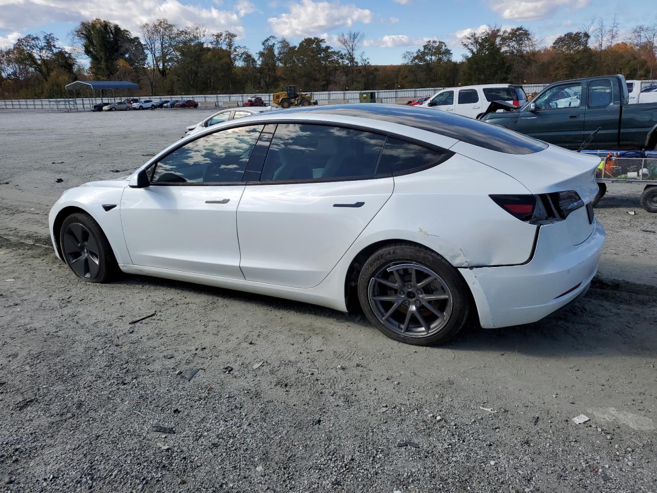 TESLA MODEL 3