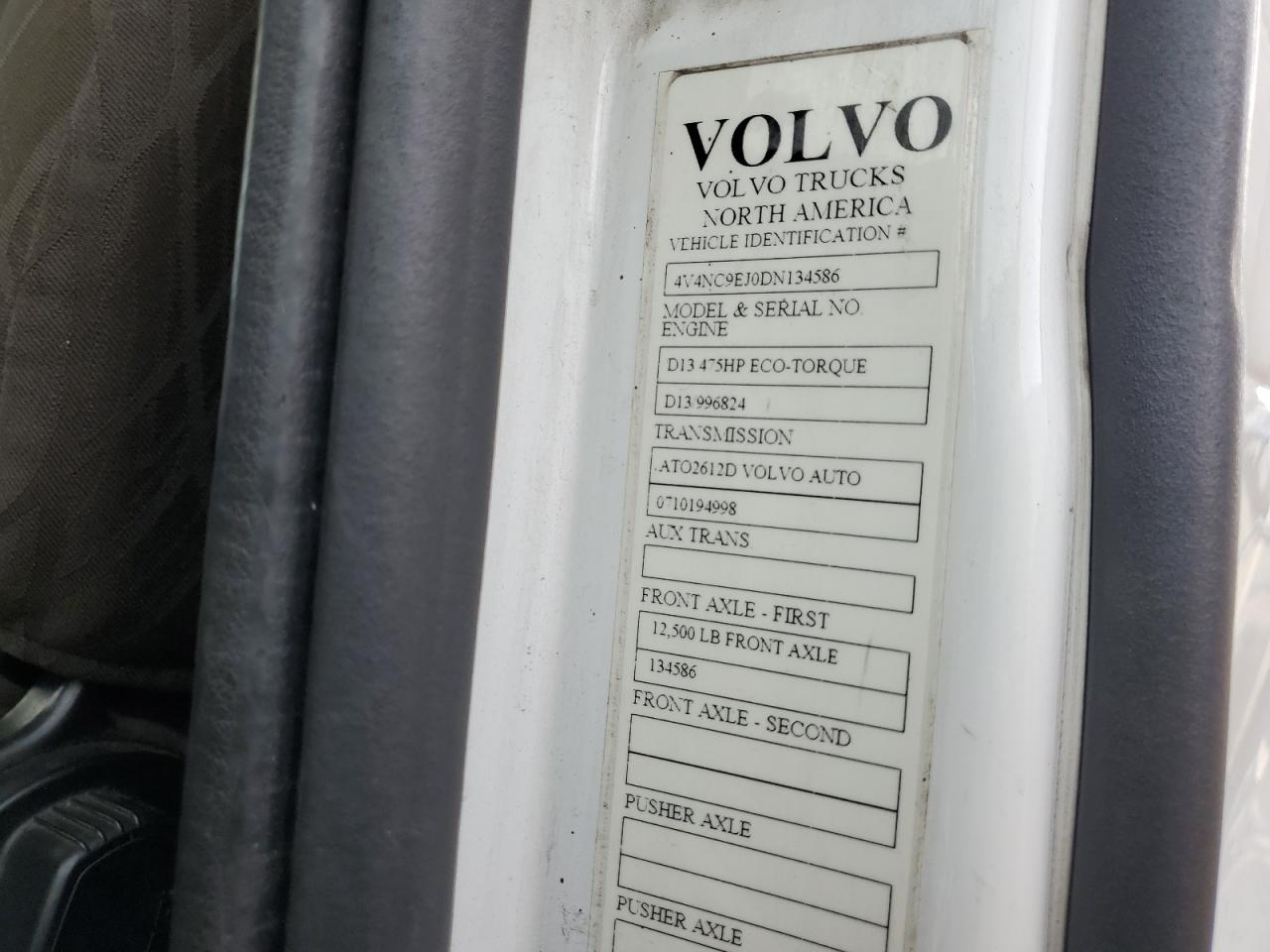 Lot #3283813483 2013 VOLVO VNL