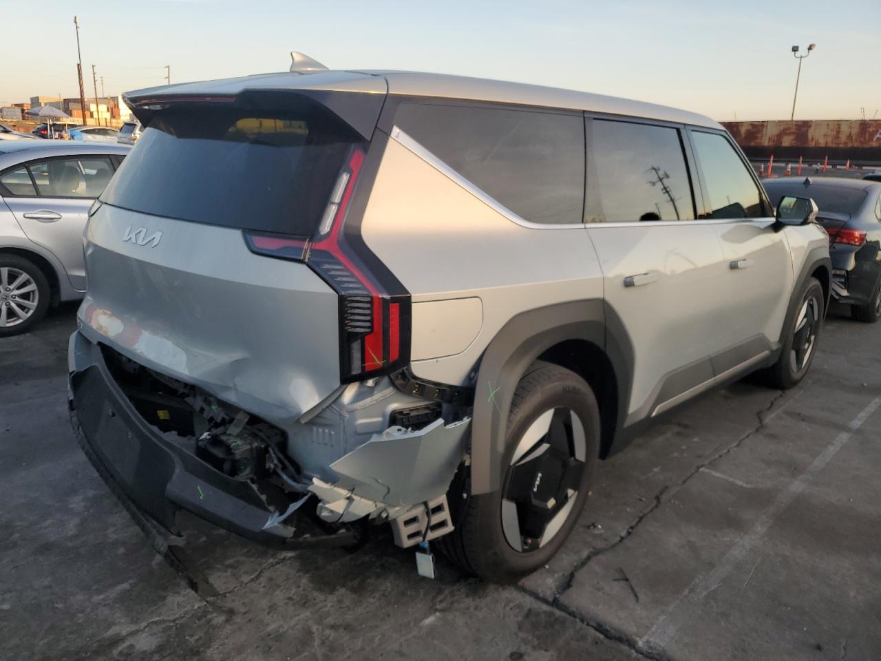 Lot #3309772858 2024 KIA EV9 LIGHT