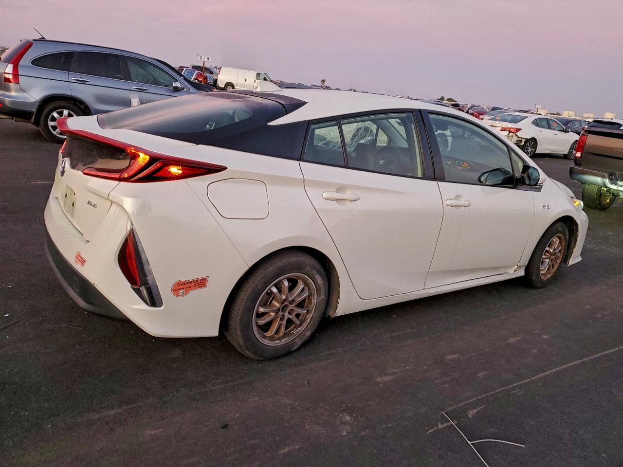 TOYOTA PRIUS PRIME LE