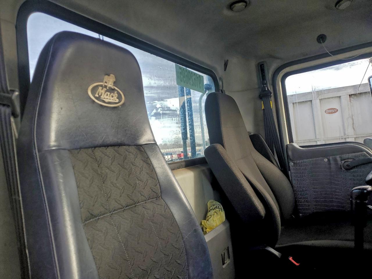 Lot #3297961797 2011 MACK 600 CXU600