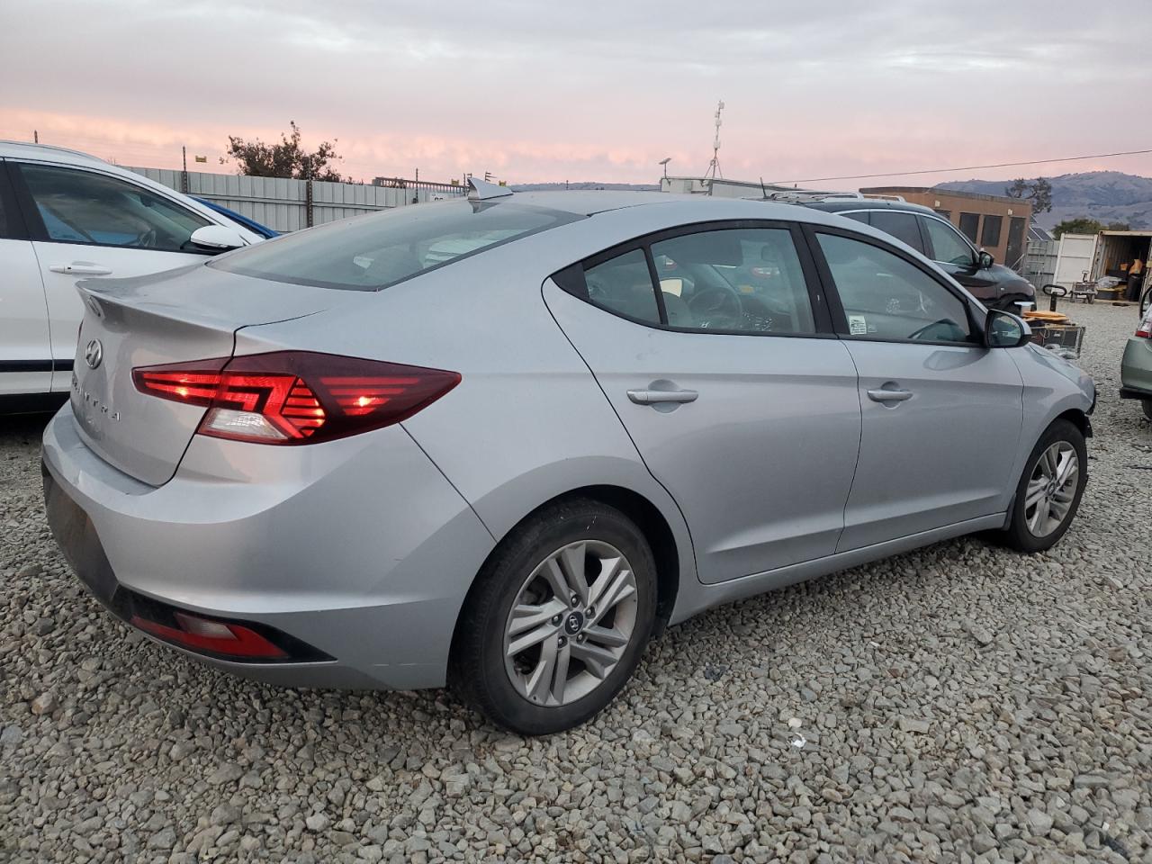 HYUNDAI ELANTRA SEL