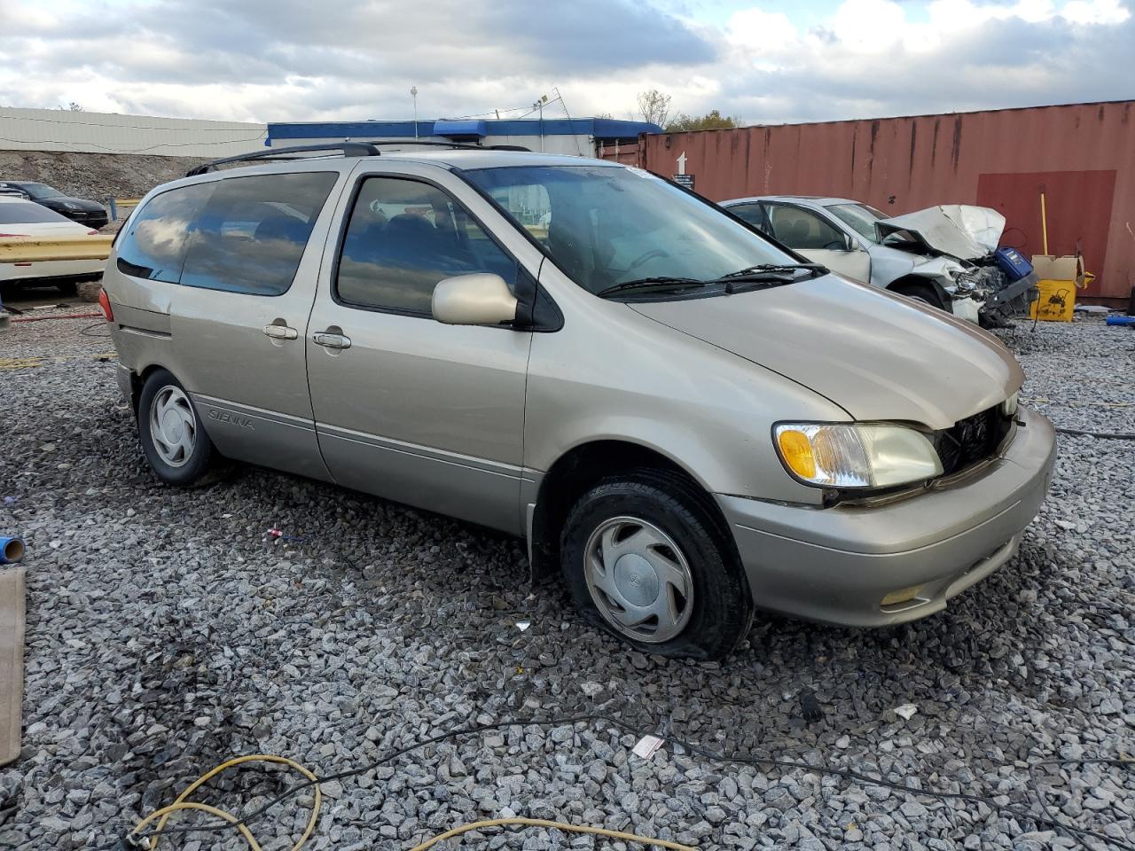 Lot #3286737316 2002 TOYOTA SIENNA LE
