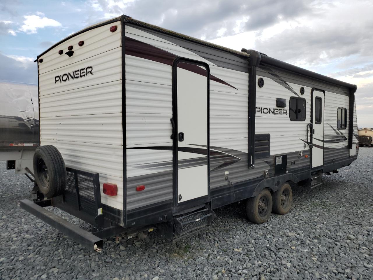 Lot #3287429020 2019 HEAR NORTH COUN