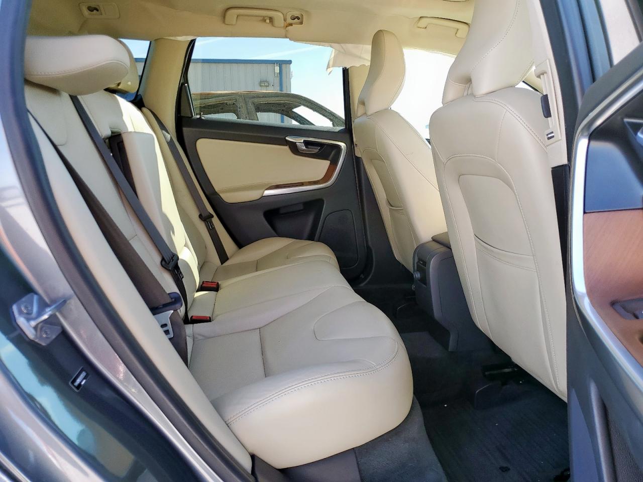 Lot #3318097387 2017 VOLVO XC60 T5 IN