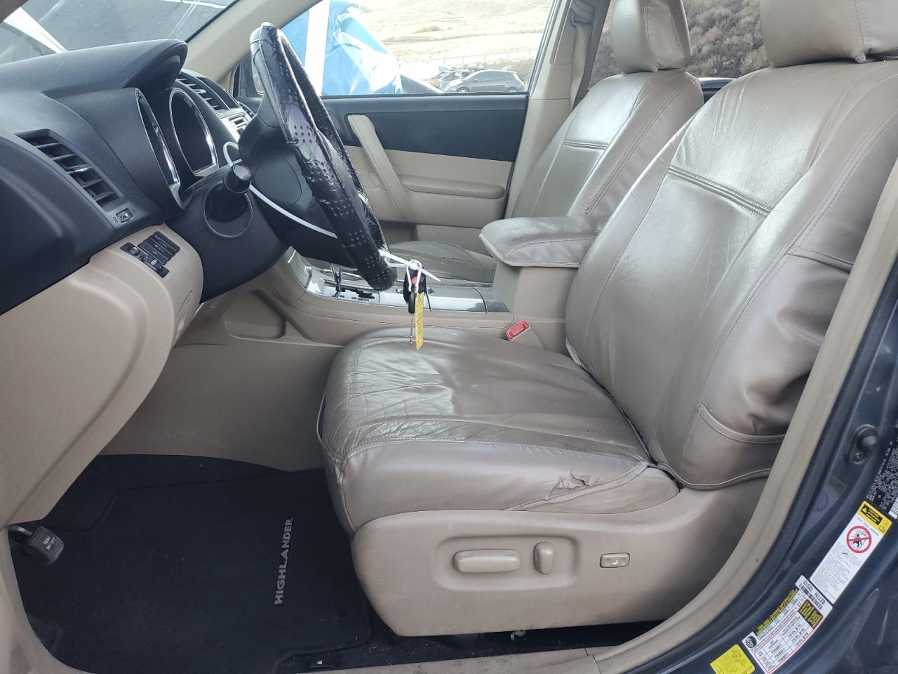 TOYOTA HIGHLANDER BASE