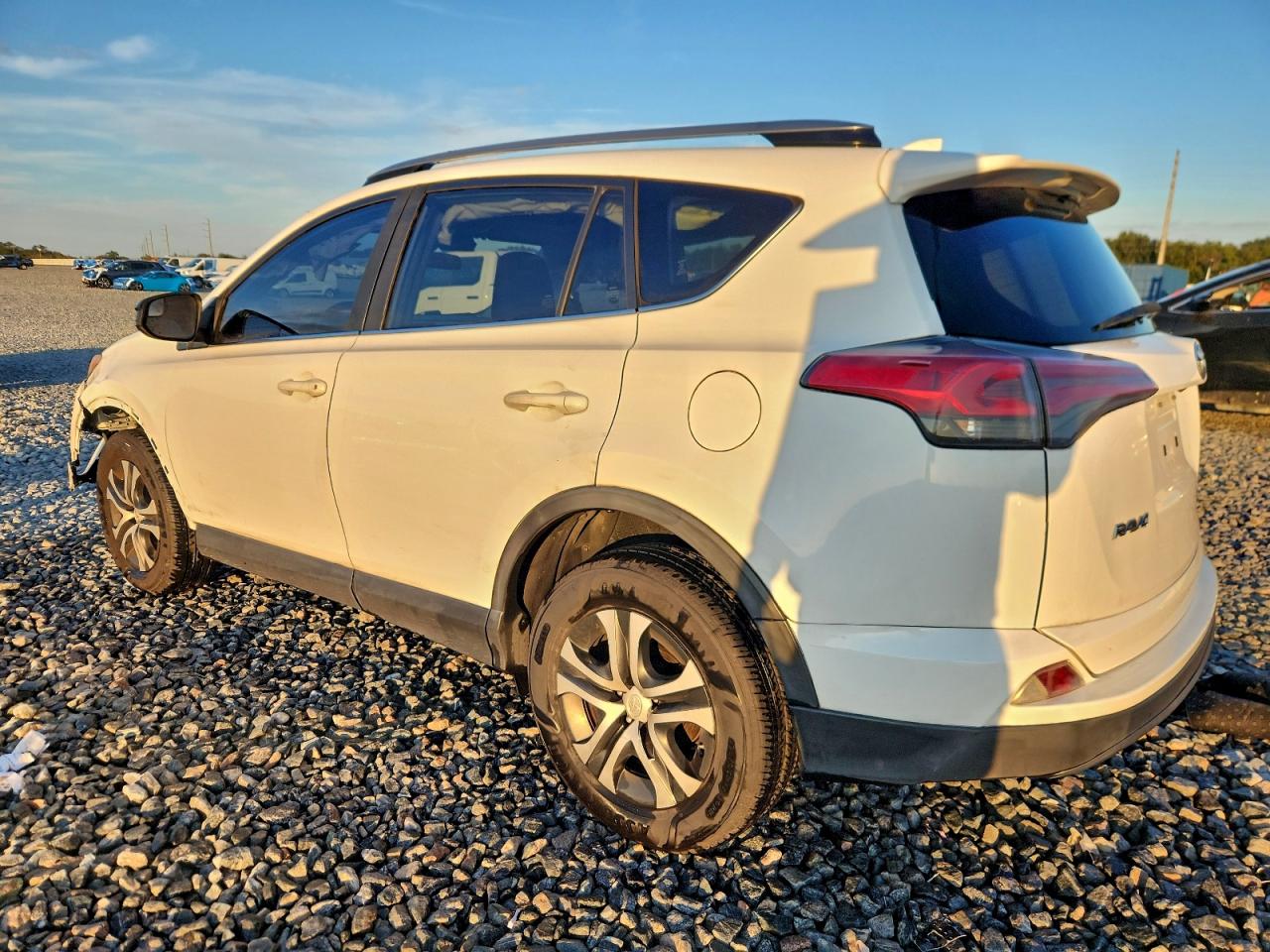TOYOTA RAV4 LE