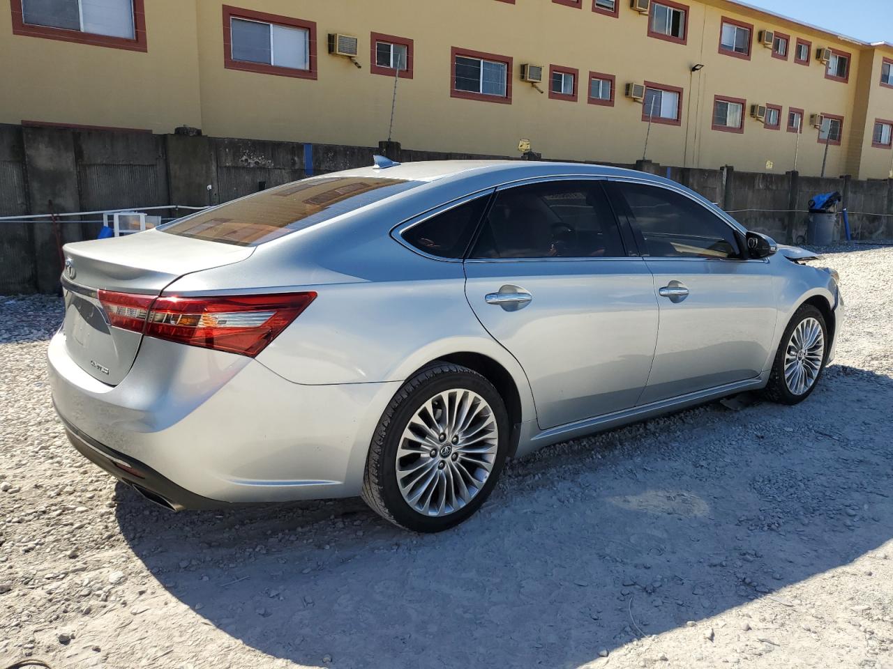 TOYOTA AVALON XLE
