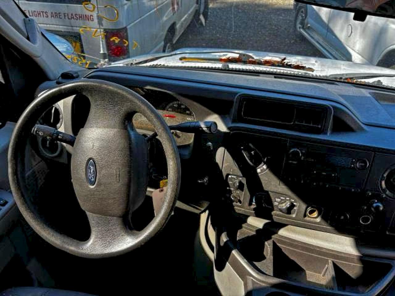 FORD ECONOLINE E250 VAN