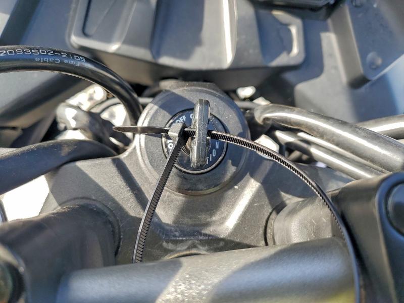 2013 YAMAHA FZ6 R #3303853521