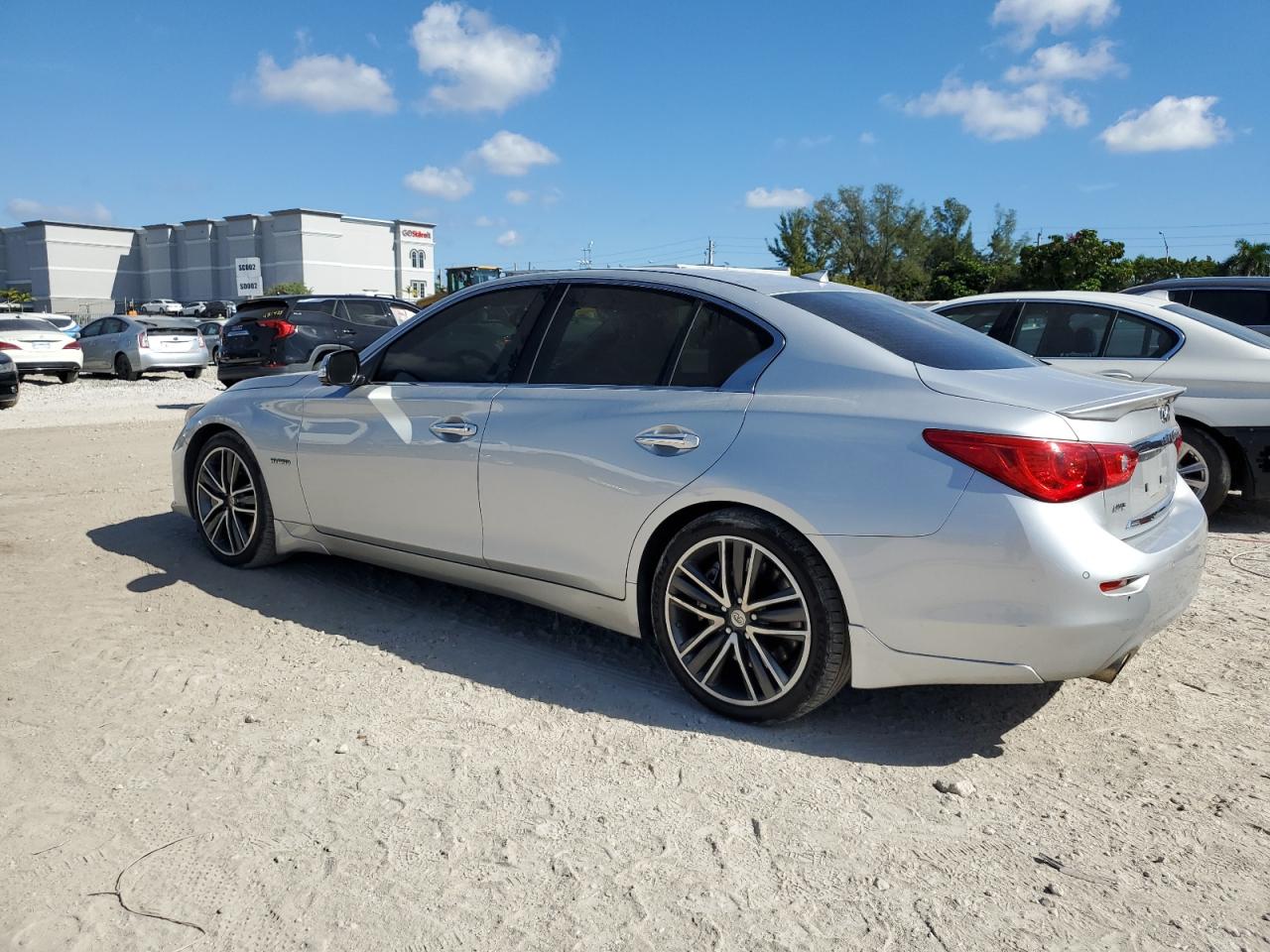INFINITI Q50 HYBRID PREMIUM
