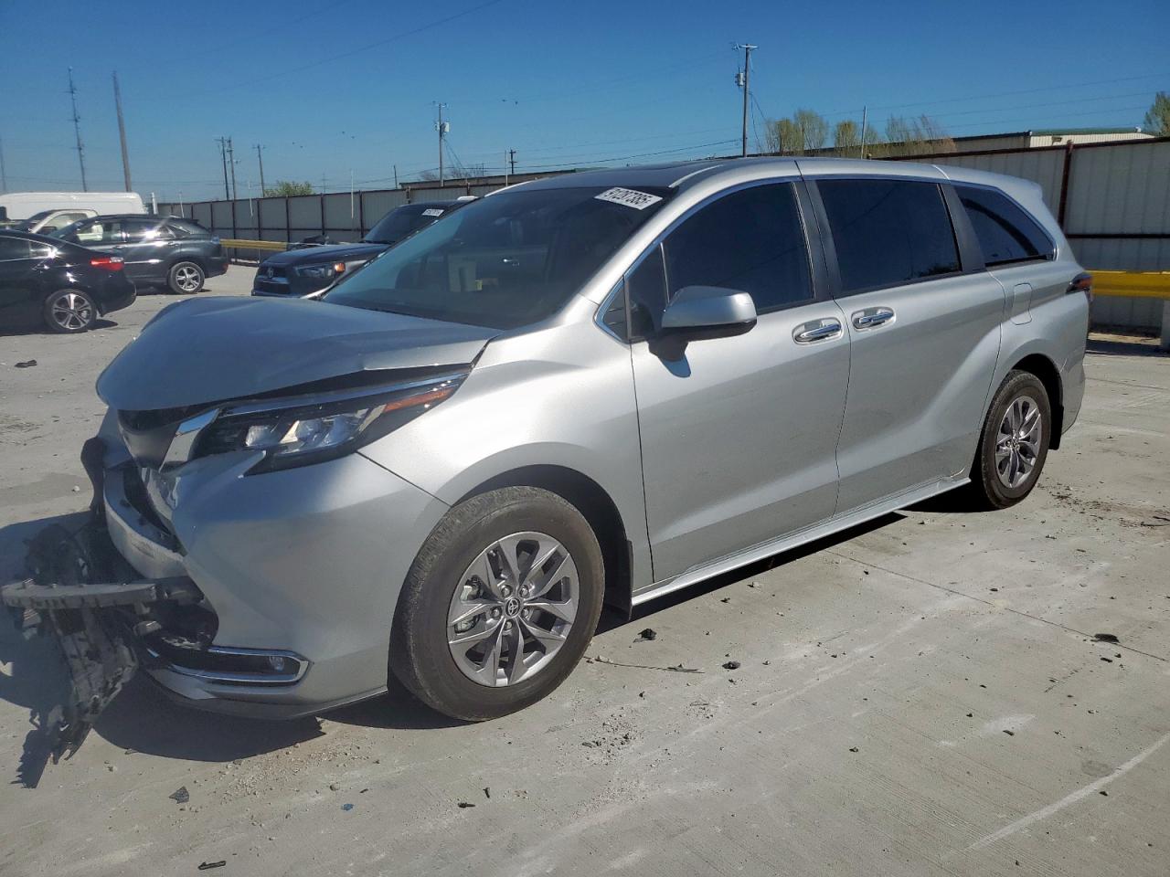 TOYOTA SIENNA XLE