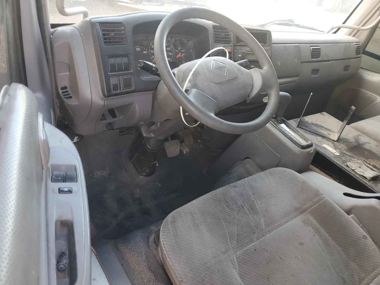 Lot #3294109946 2007 INTERNATIONAL CF 600