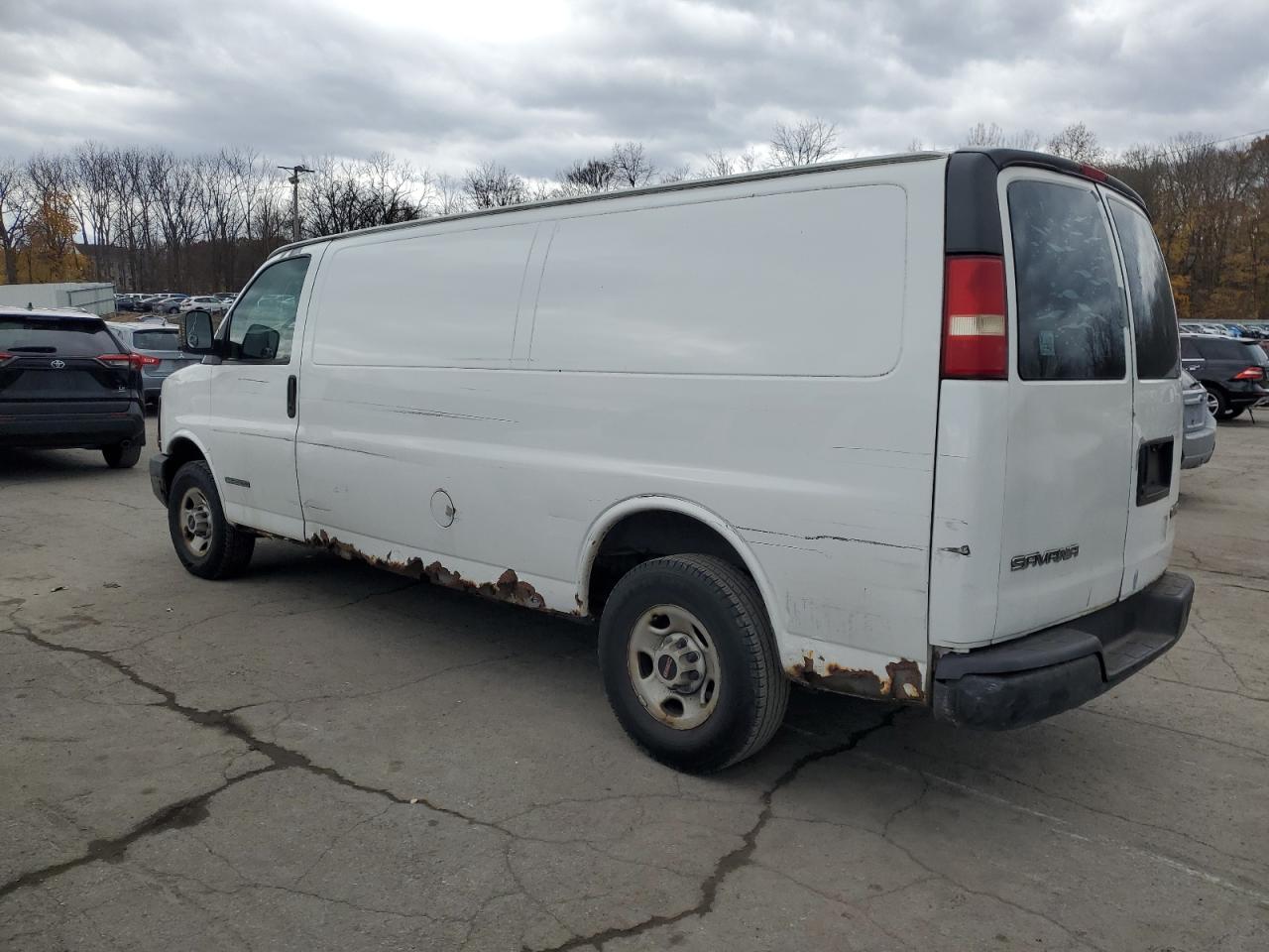 Lot #3291171030 2005 GMC SAVANA G25