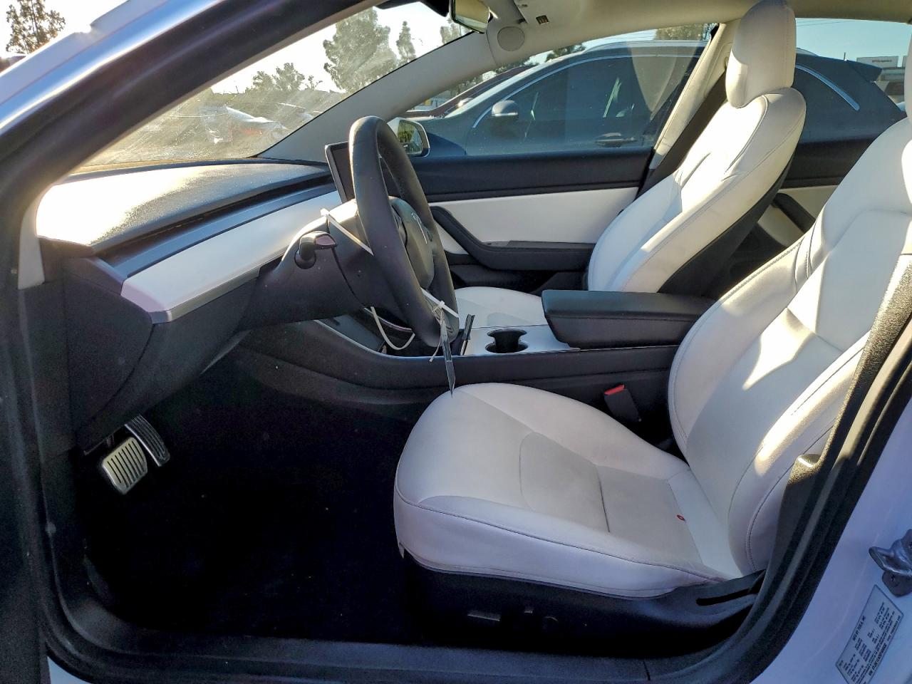 Lot #3303002633 2019 TESLA MODEL 3