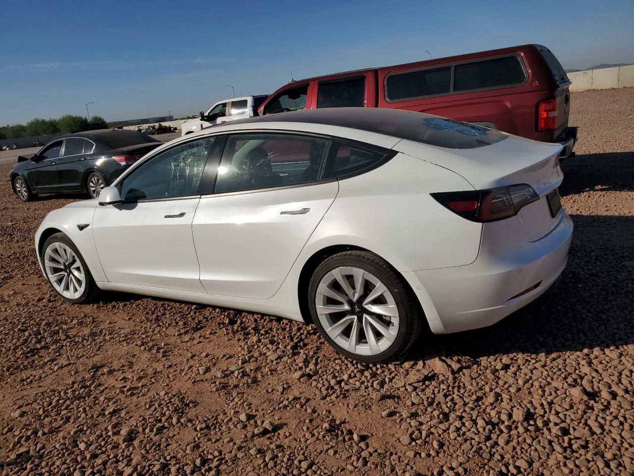 TESLA MODEL 3