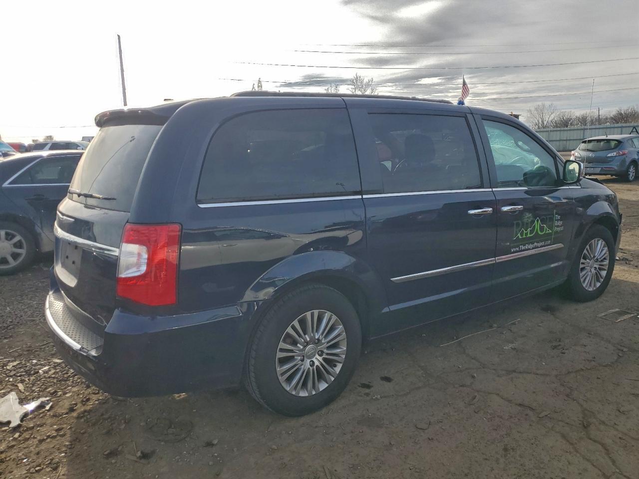 CHRYSLER TOWN & COUNTRY TOURING L