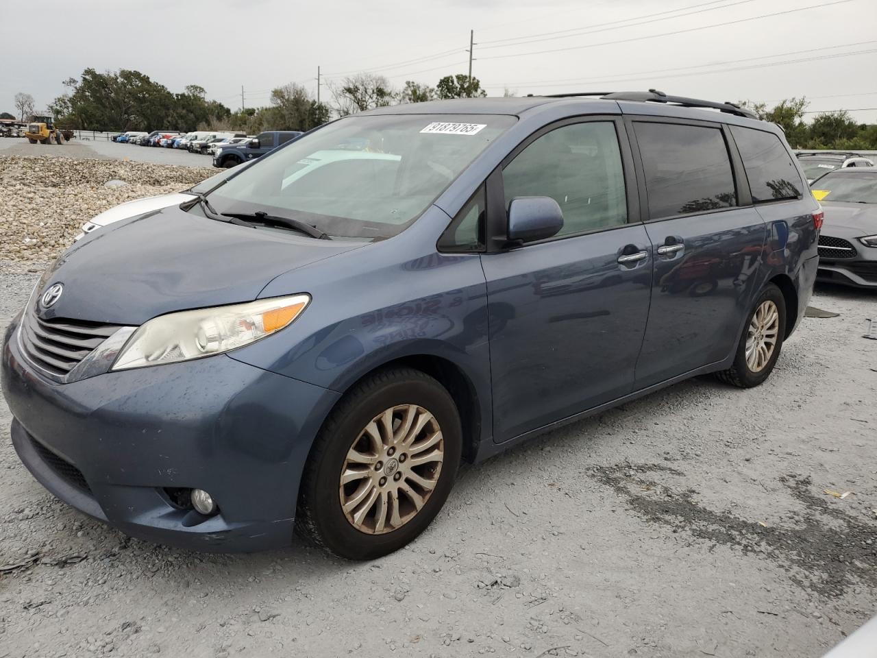 TOYOTA SIENNA XLE