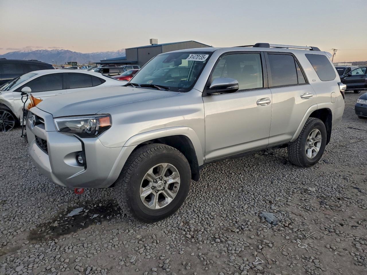TOYOTA 4RUNNER SR5/SR5 PREMIUM