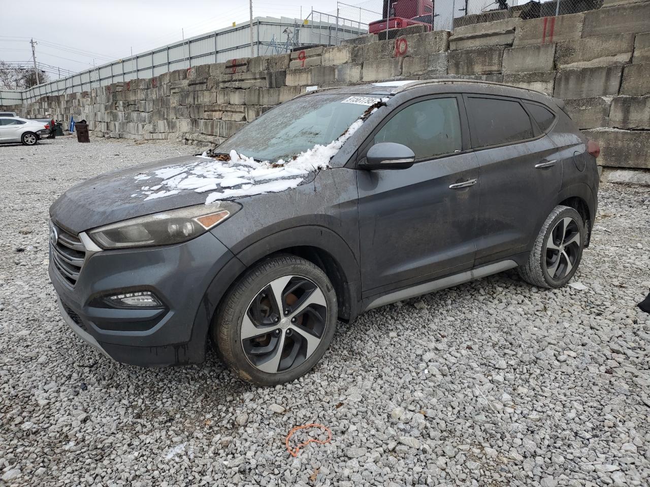 Lot #3302870909 2017 HYUNDAI TUCSON LIM