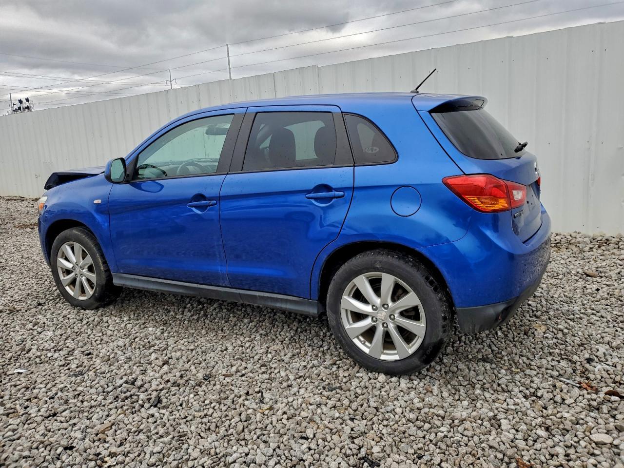 MITSUBISHI OUTLANDER ES