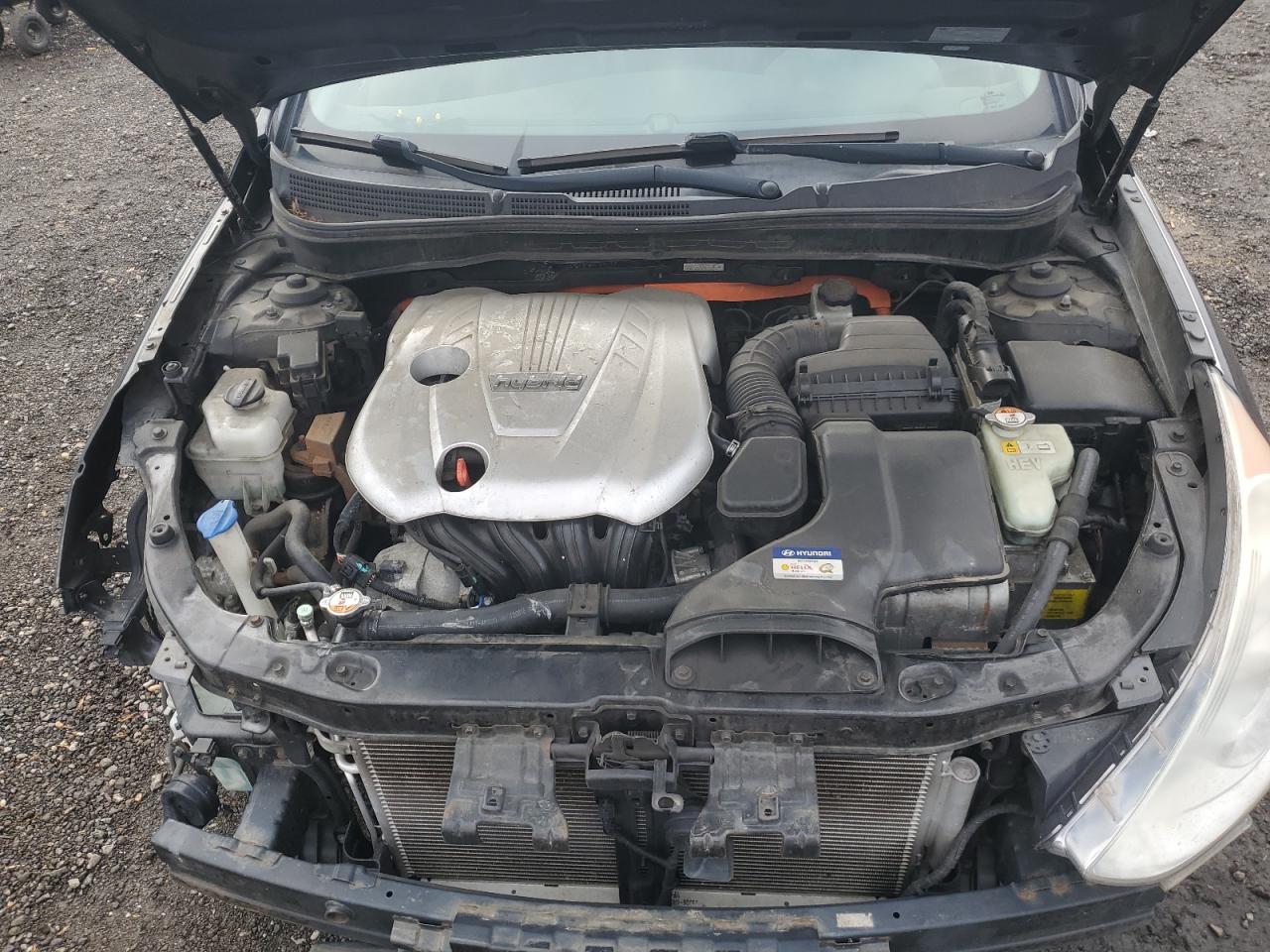 HYUNDAI SONATA HYBRID