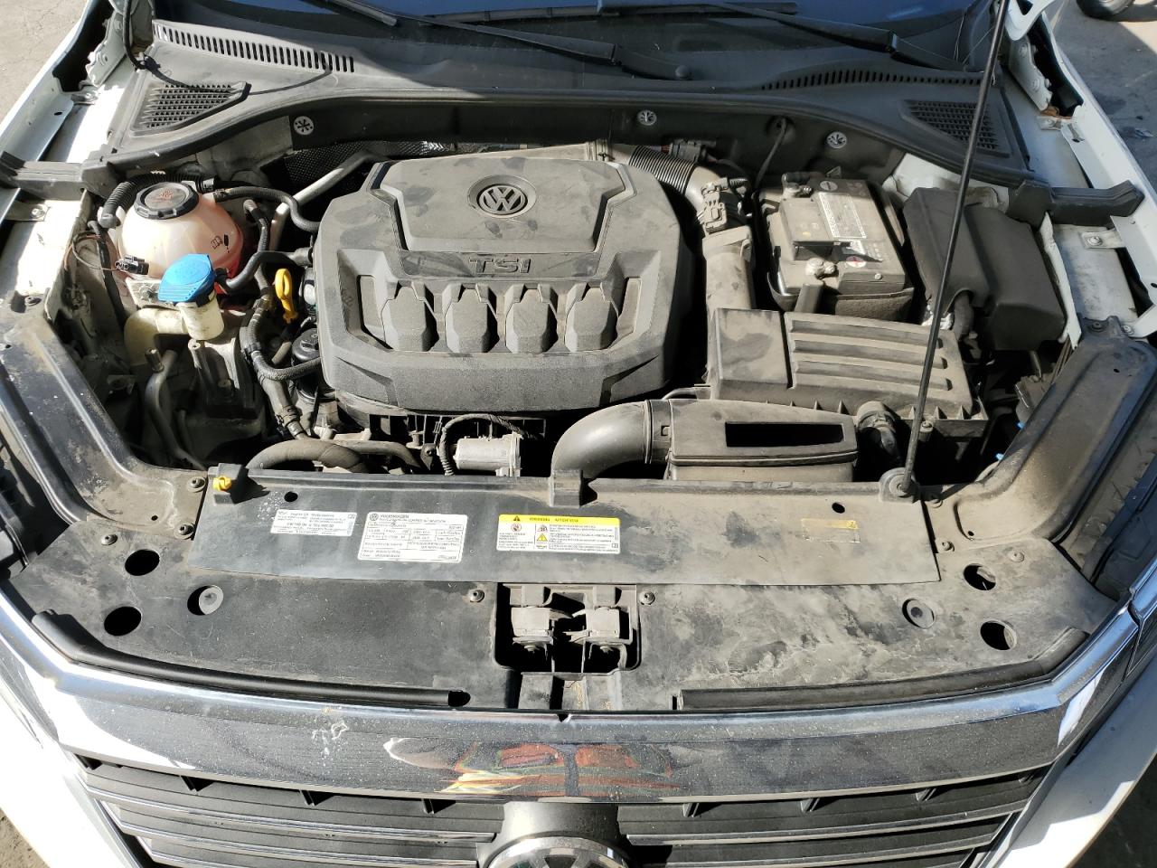 VOLKSWAGEN PASSAT SE